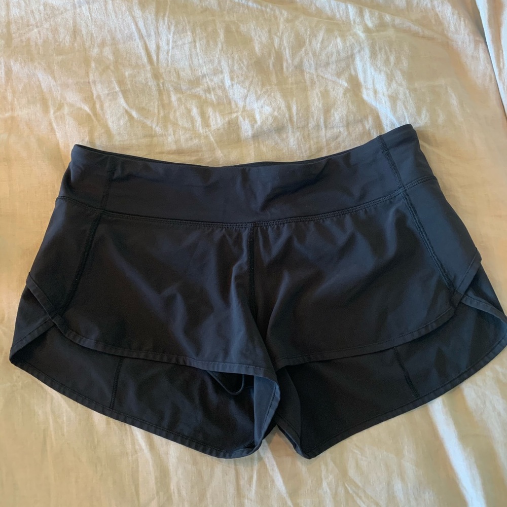 EUC 2.5” lulu speed shorts - Picture 2 of 6